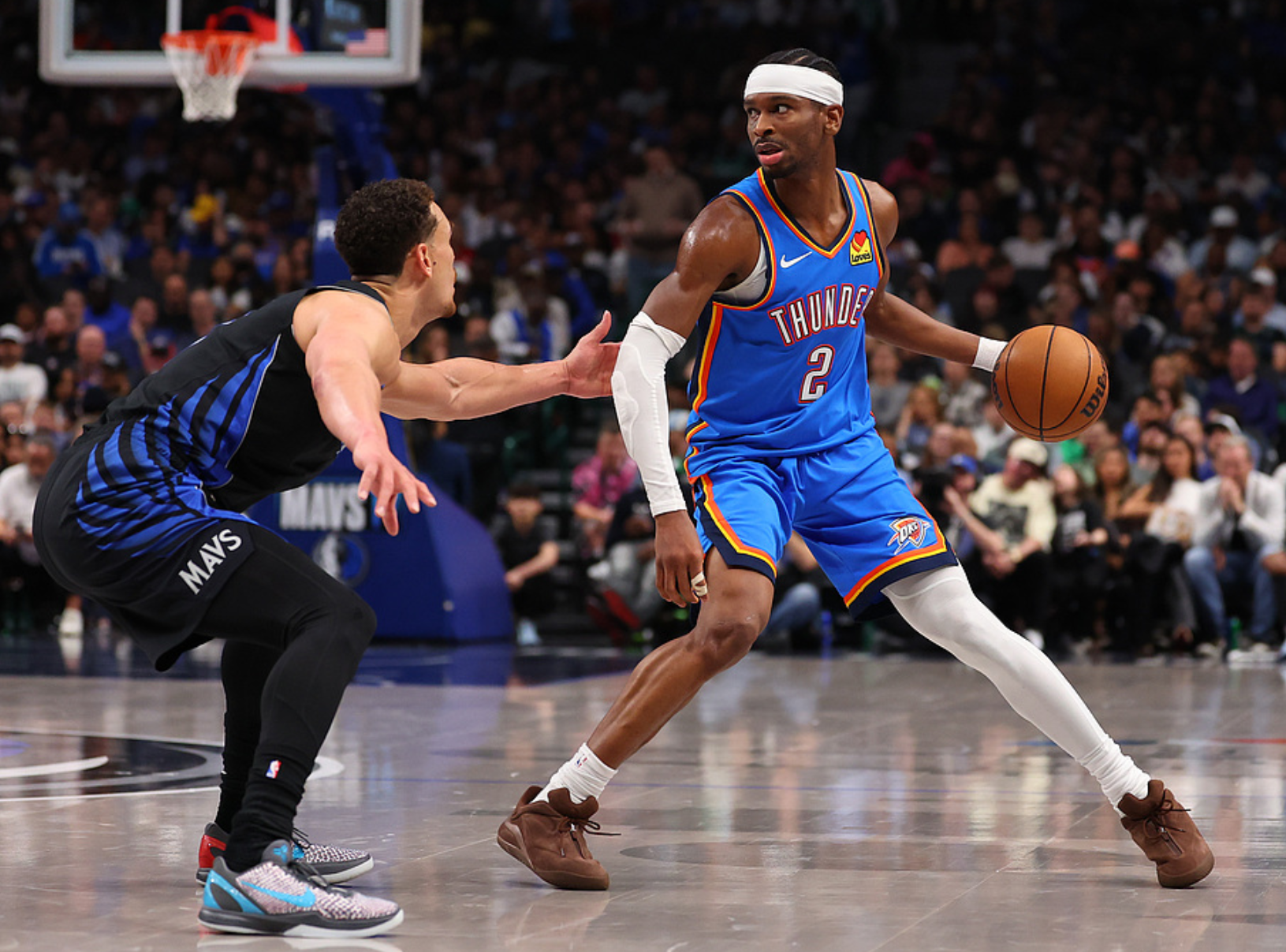 开云APP-雷霆100-87击败独行侠!亚历打破尘封63年NBA纪录,登顶历史第一